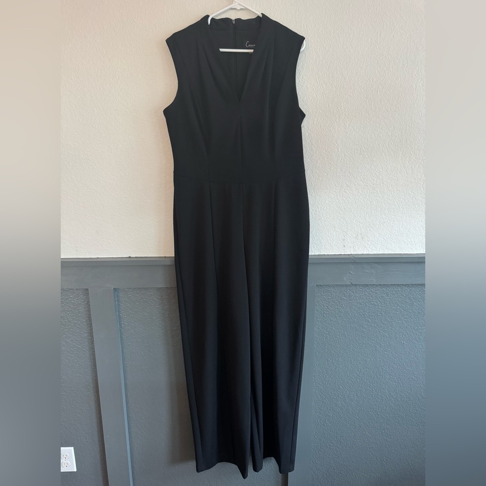 Connected Apparel Black Wide Leg Jumpsuit Size 14 V Neck Sleeveless Elegant
